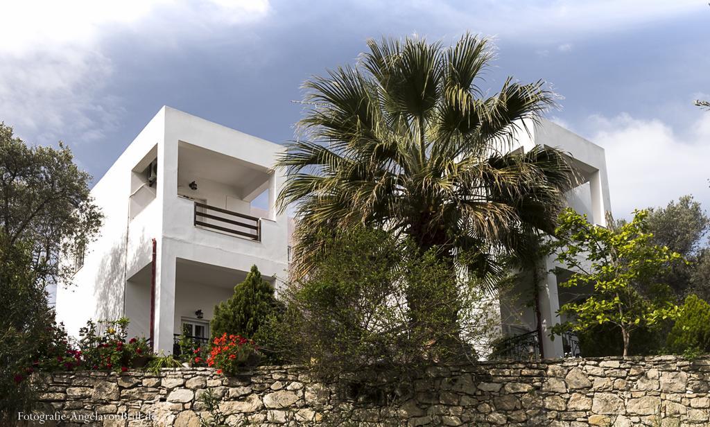 Korfes Apartments Kamilari Exterior photo